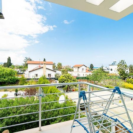 Luxury Two-Bedroom Apartment In Amazing Place Lukomorye C4 Karavas  Exterior foto