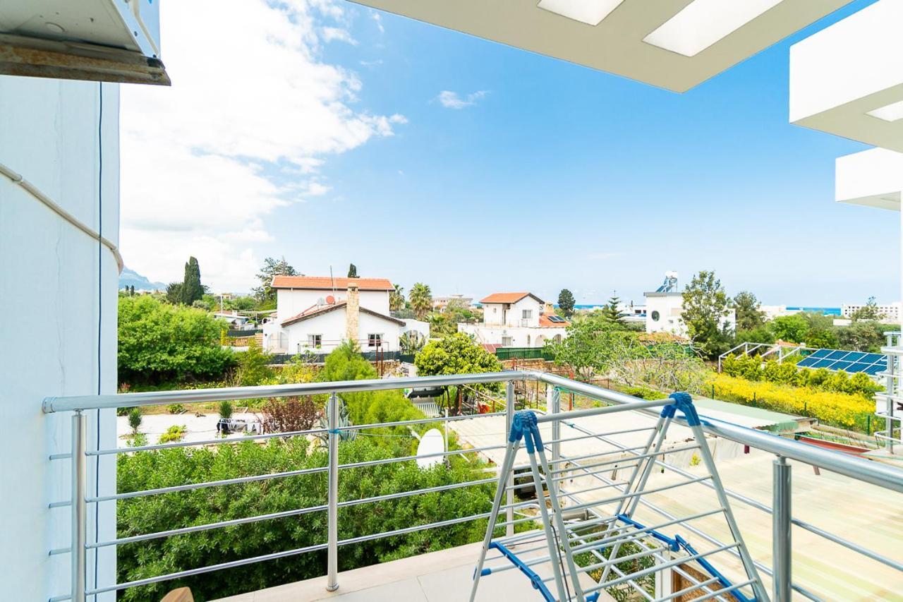Luxury Two-Bedroom Apartment In Amazing Place Lukomorye C4 Karavas  Exterior foto
